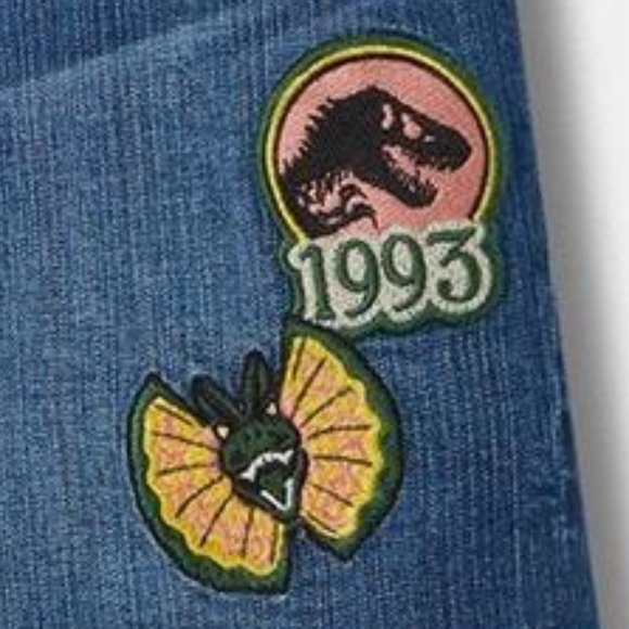 ❤️NWT TORRID JURASSIC PARK DINOSAUR GRAPHIC SHORTS - MID RISE - DENIM PLUS SIZE - Picture 2 of 7